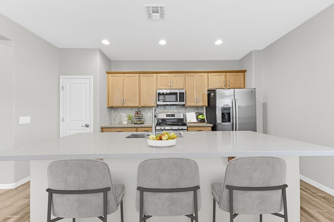 9994 W Piccadilly Rd, Avondale, AZ 85392 - photo 2