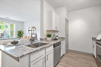360 11th St E, Bradenton, FL 34208