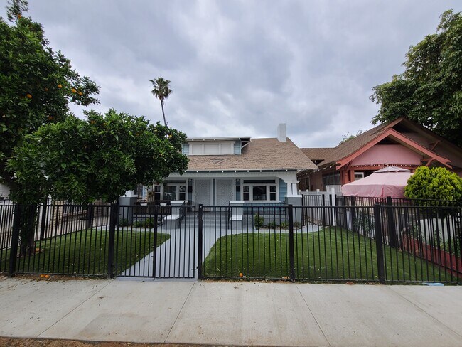 639 W 43rd St unit 641, Los Angeles, CA 90037 - photo 3