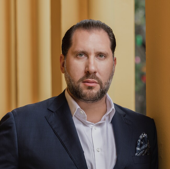 Agent Photo