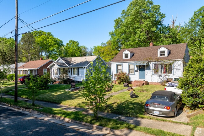 Small cottages built in the first half of the 20th century are common in Walltown.