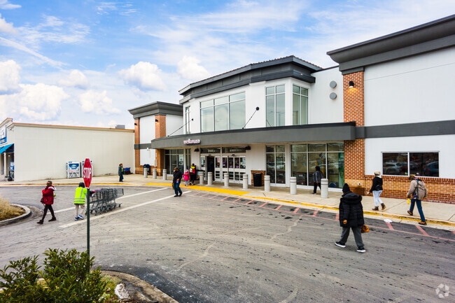 Giant Food grocery store in Buckingham has great produce and meats.