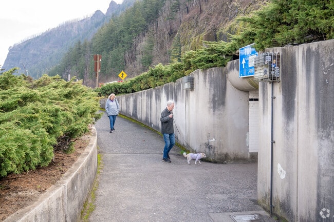 Residents of the Beaver Creek neighborhood enjoy the many walking options.