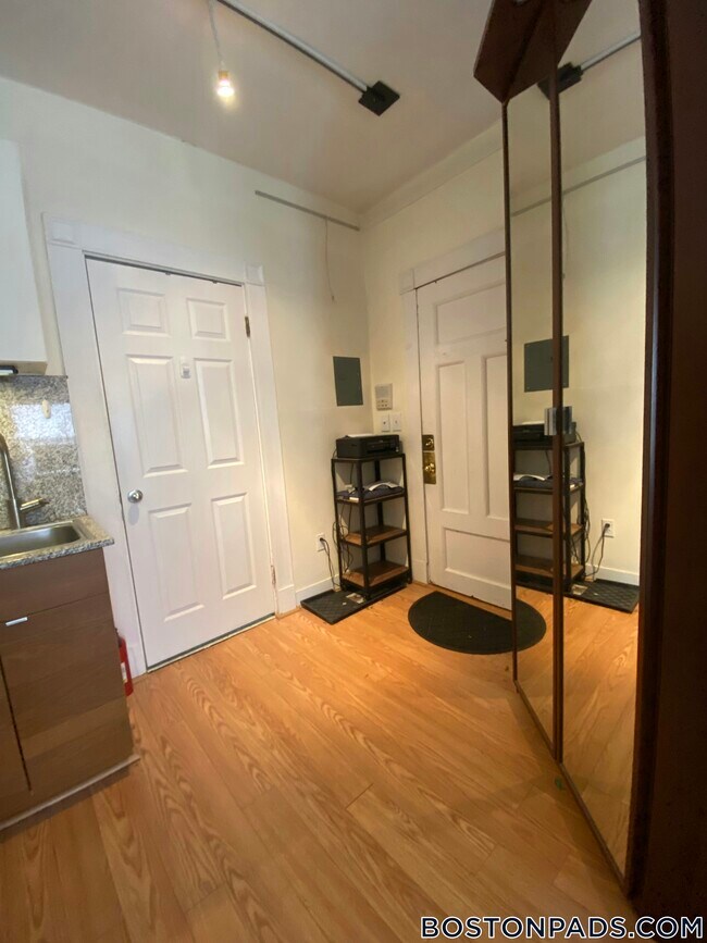 55 St Stephen St unit 4, Boston, MA 02115 - photo 5