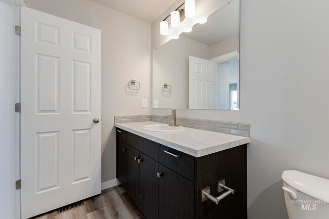 907 E Perjue Basin Dr, Nampa, ID 83686 - photo 5