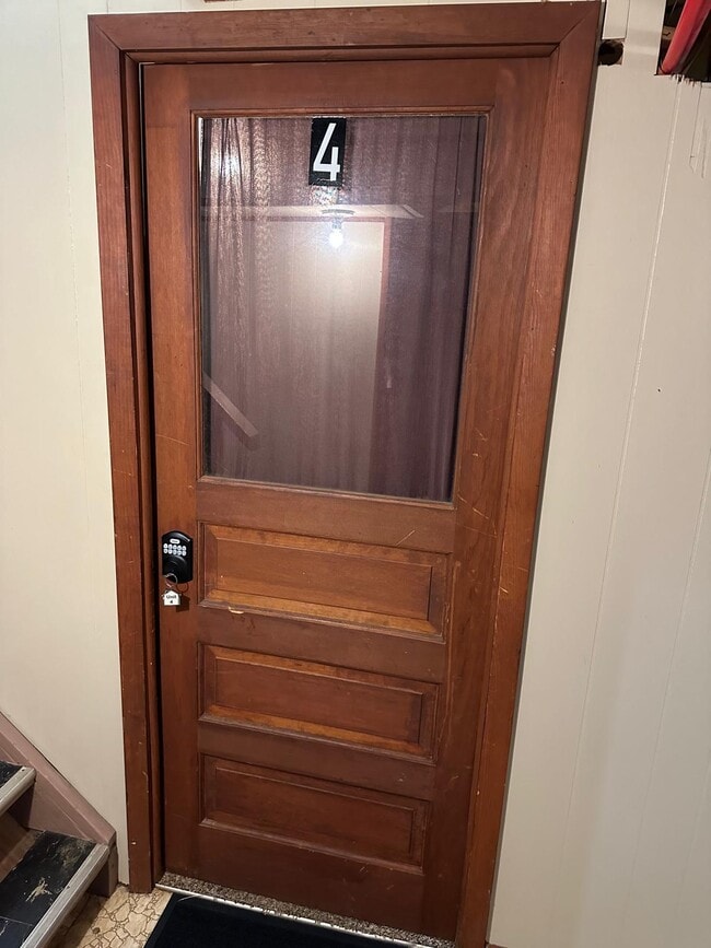 1200 N Orange St unit Basement Studio 4, Peoria, IL 61606 - photo 3