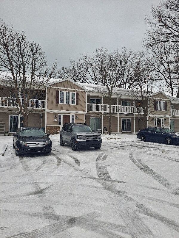505 N Washington Ave unit 18, Ludington, MI 49431 - photo 1