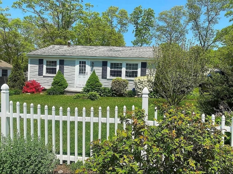 8 Churchill Dr, East Falmouth, MA 02536 - photo 1