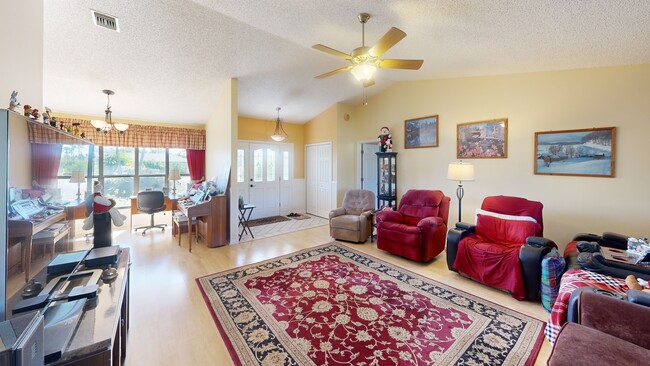 4204 Redwood Dr, Fort Pierce, FL 34951 - photo 3