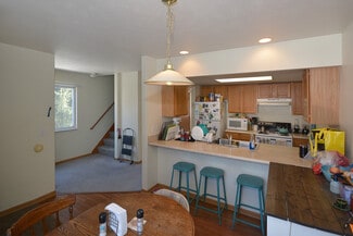 209 N Kendall Ave, Kalamazoo, MI 49006