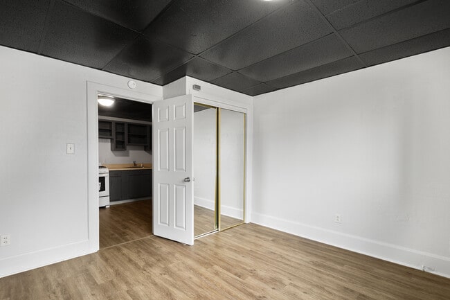 Gladden Building, Mc Donald, PA 15057 - photo 7