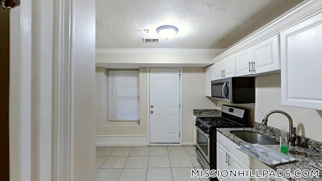 712 Shawmut Ave unit 1R, Roxbury, MA 02119 - photo 3