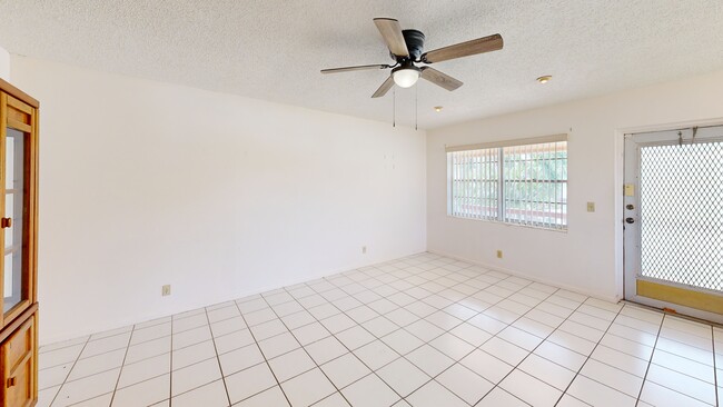 332 Sheffield N, West Palm Beach, FL 33417 - photo 2
