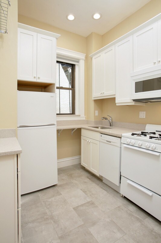 60 Charlesgate E Unit 102, Boston, MA 02215