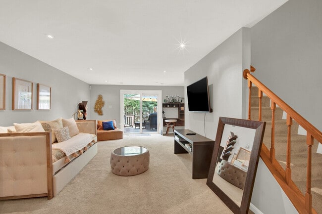 6346 Chimney Wood Ct unit ID1352700P, Alexandria, VA 22306 - photo 7