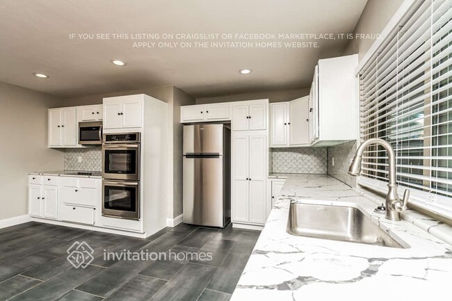 5001 Thompson Dr, the Colony, TX 75056 - photo 6