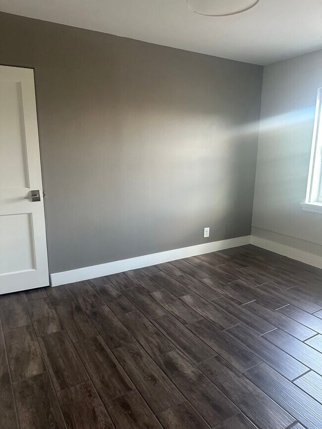 Grandview Apartments, Wichita, KS 67214 - photo 4