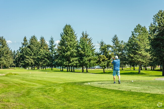Golfers of Cambridge and Kentwood can enjoy checking out the nearby Riverbend Golf Complex.