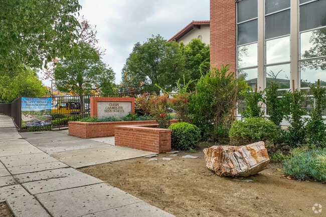 Crespi Carmelite High School