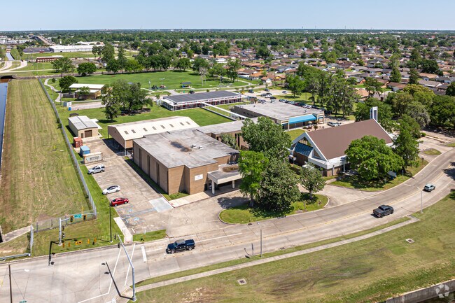 Laureate Academy has an overall Niche grade of B-.