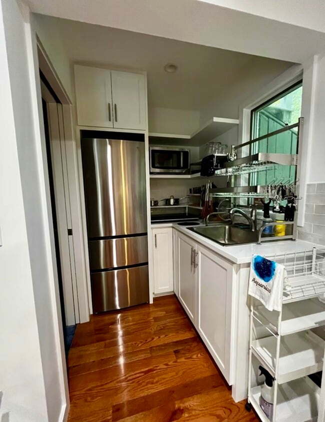 5 Highland Ln unit Renovated Airbnb stu, East Hampton, NY 11937 - photo 6