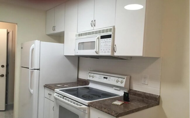 84 Amberly Dr unit J, Manalapan, NJ 07726 - photo 7