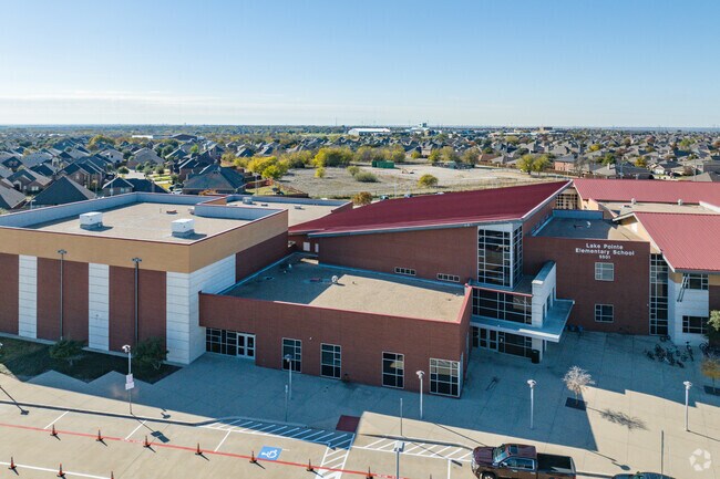 Lake Pointe Elementary School has designed a system which creates personal education plans.