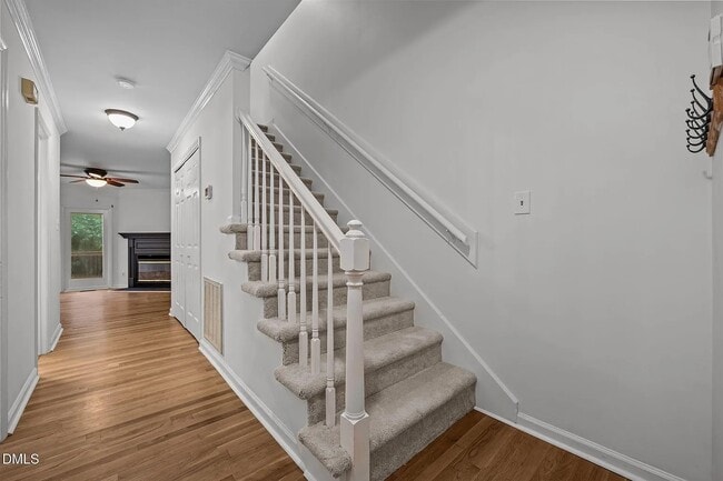 1033 Oak Lake Ct unit Upstairs Bedroom, Raleigh, NC 27606 - photo 5