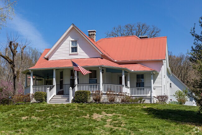 Red Tin Roof Farm Home at Park Lane and Mill Creek