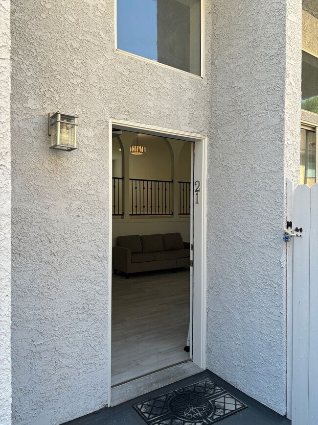 17738 Superior St unit 21, Northridge, CA 91325 - photo 3