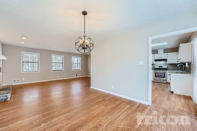 438 Russell Rd, Lawrenceville, GA 30043 - photo 4