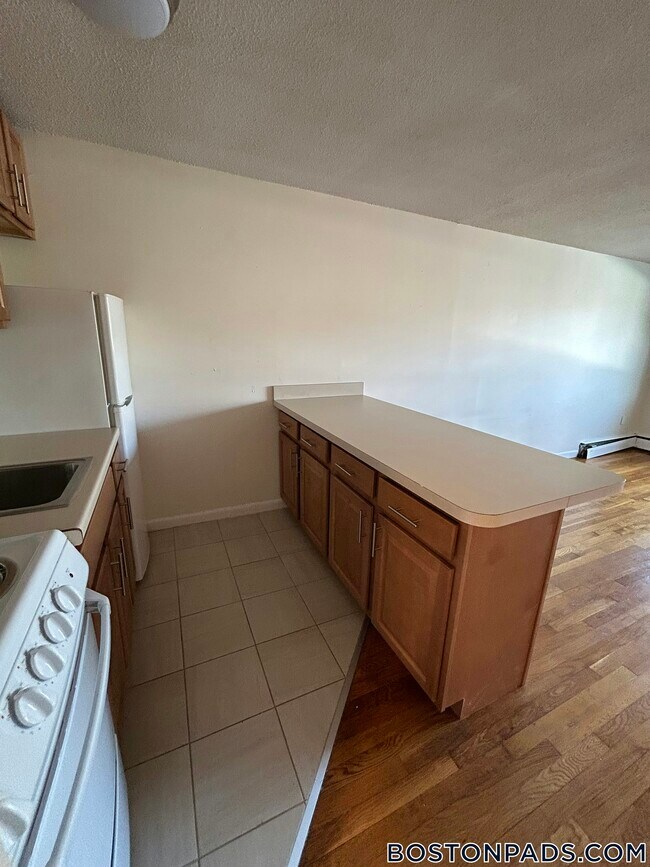 66 Homer Ave Unit 201, Cambridge, MA 02138
