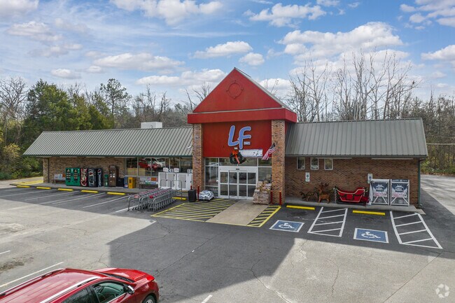 Lawrence Foods is a cornerstone for shopping in Kingston Springs.
