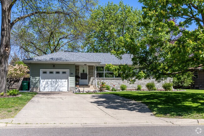 You will find many ranch style homes in the Brownwood neighborhood.