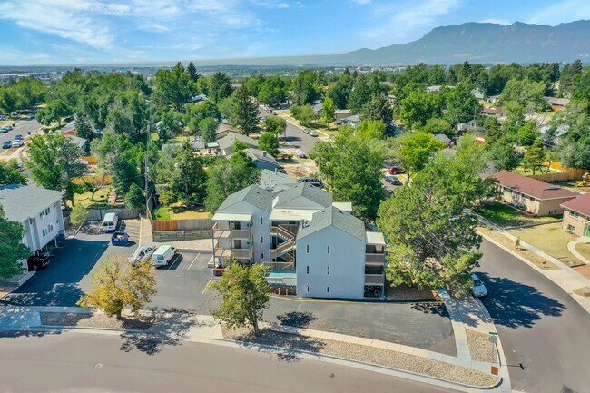 Updated 1 Bed/1 Bath Apartments in Central Colorado Springs – Near Palmer Park!, Colorado Springs, CO 80909 - photo 4