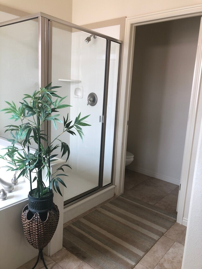En suite shower