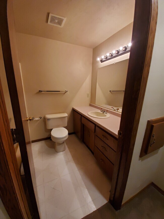 2586 Telluride Trail, Howard, WI 54313 - photo 7