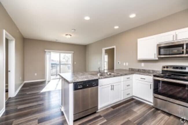 Welcome to Lion’s Gate Apartments – Luxury Living in the Heart of Newton, Iowa, Newton, IA 50208 - photo 4