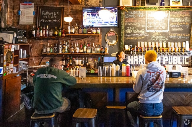 Harlem Public is a very popular bar in Sugar Hill.