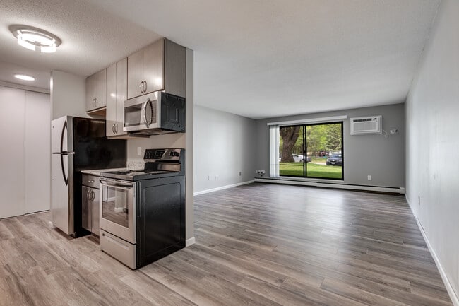 Garden Oaks Apartments, Coon Rapids, MN 55448 - photo 4