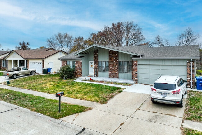 Single-story homes are the most common type of residence in Hazelwood.