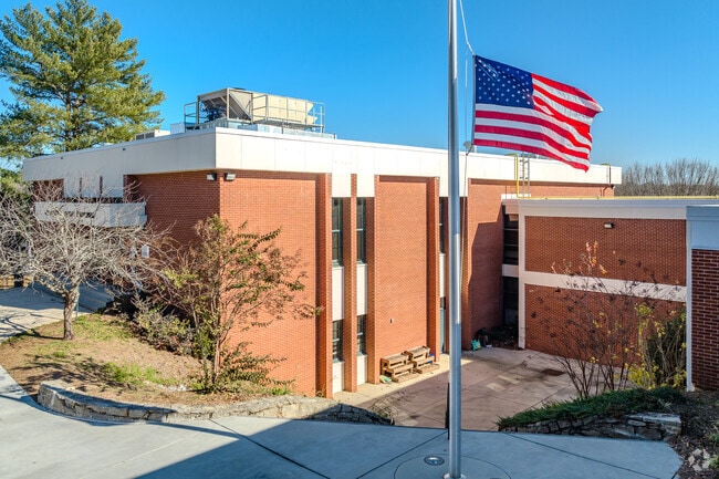 Barack and Michelle Obama Academy serves students from K to 5th grade.