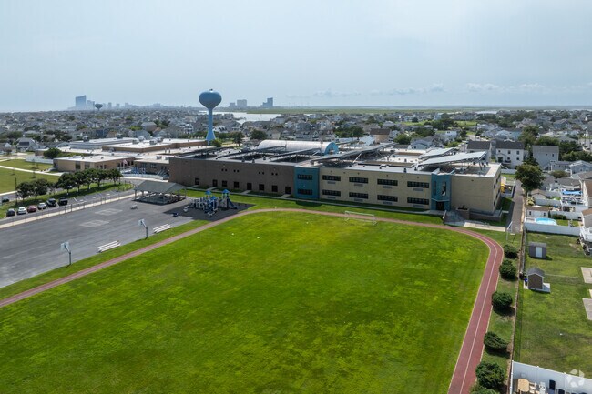 Brigantine Community School received a B rating from Niche.