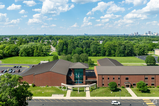 Franklin Woods Intermediate School is located in Grove City, Ohio.