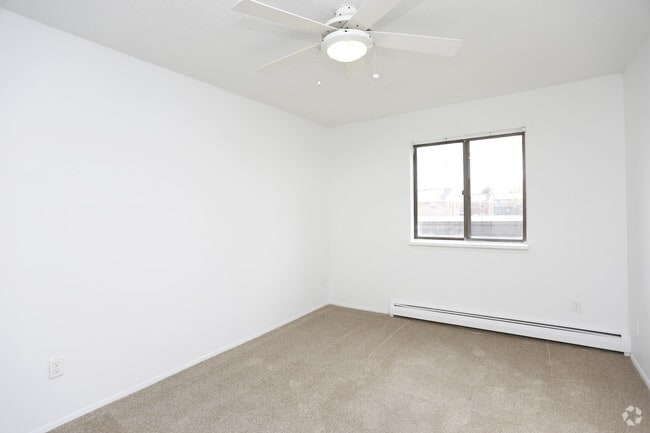 Peppertree Apartments, Kalamazoo, MI 49009 - photo 6