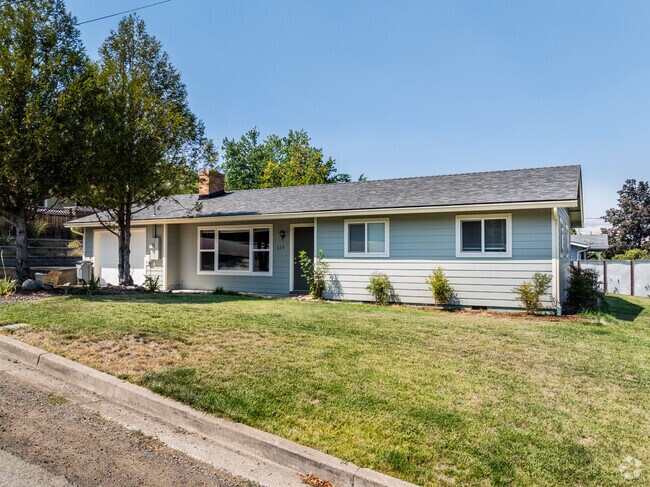 It's common to find homes with large yards in North Ashland.