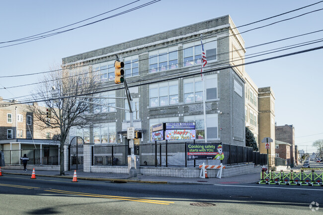 Lincoln School in Fairview, NJ has a student-teacher ratio of 11 to 1.