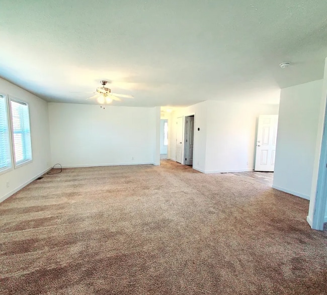 9269 Windjammer Dr, Fair Haven, MI 48023 - photo 4