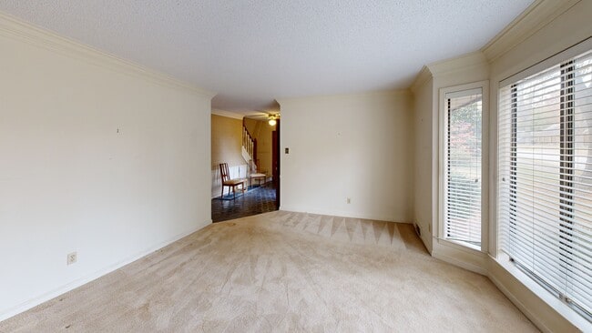 8633 Loxley Fwy, Cordova, TN 38016 - photo 2