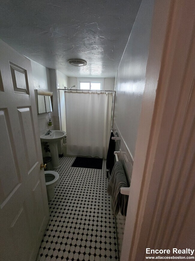 51 Gardner St unit 51 Gardner Street, Allston, MA 02134 - photo 7